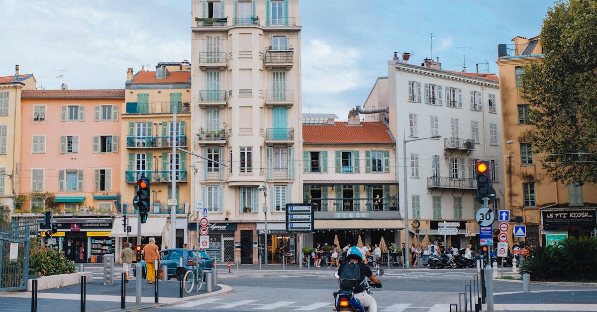 découvrez les différents coûts d'assurance pour motos et comment économiser sur votre police d'assurance. comparez les tarifs, les couvertures et trouvez l'assurance adaptée à vos besoins et à votre budget.