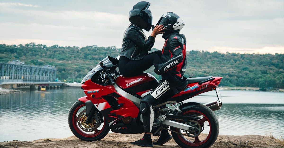 découvrez nos solutions d'assurance pour motos, adaptées à vos besoins et à votre budget. protégez votre véhicule avec des garanties complètes et un service client à l'écoute. obtenez un devis rapide et démarrez vos aventures en toute sérénité !