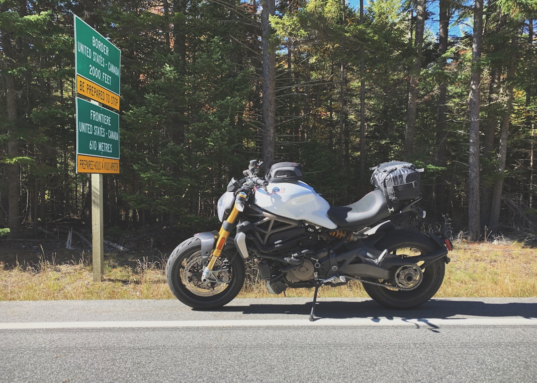 découvrez une assurance moto sur mesure qui protège votre véhicule et vous offre une tranquillité d'esprit sur la route. comparez les options et trouvez la couverture idéale pour vos besoins, que vous soyez un pilote expérimenté ou un nouvel aventurier.