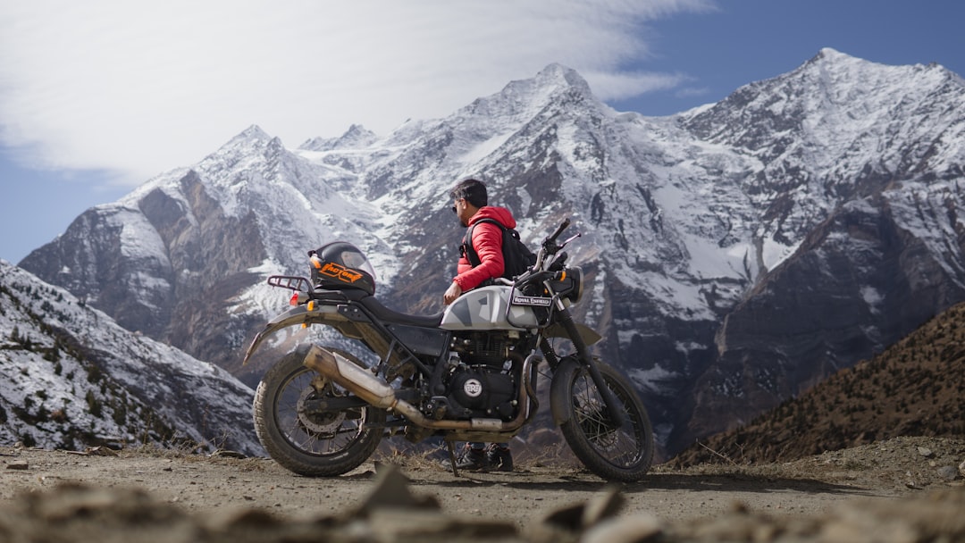 découvrez l'univers passionnant des motocyclistes : conseils, équipements, nouveautés et anecdotes pour tous les amateurs de moto. plongez dans la culture motocycliste et partagez votre passion avec d'autres enthousiastes.