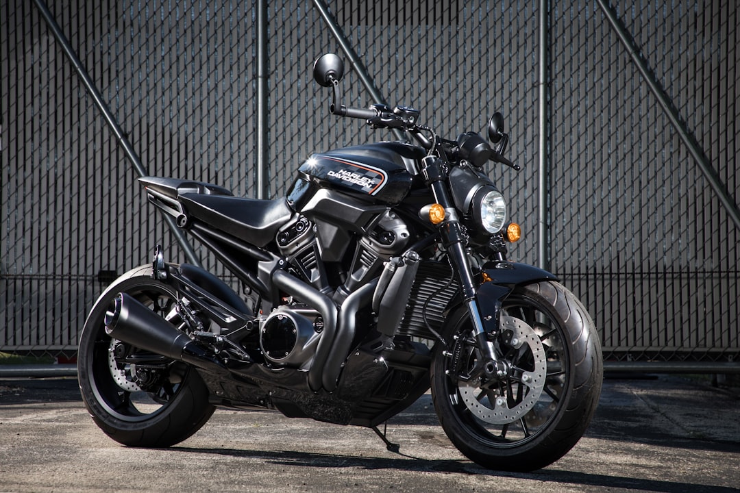 découvrez nos offres d'assurance moto sur mesure, conçues pour protéger votre véhicule et vous offrir une tranquillité d'esprit sur la route. profitez de garanties adaptées à vos besoins, à des prix compétitifs.